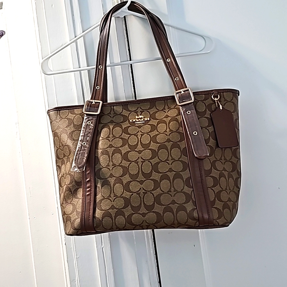 Coach Signature Ashton Tote